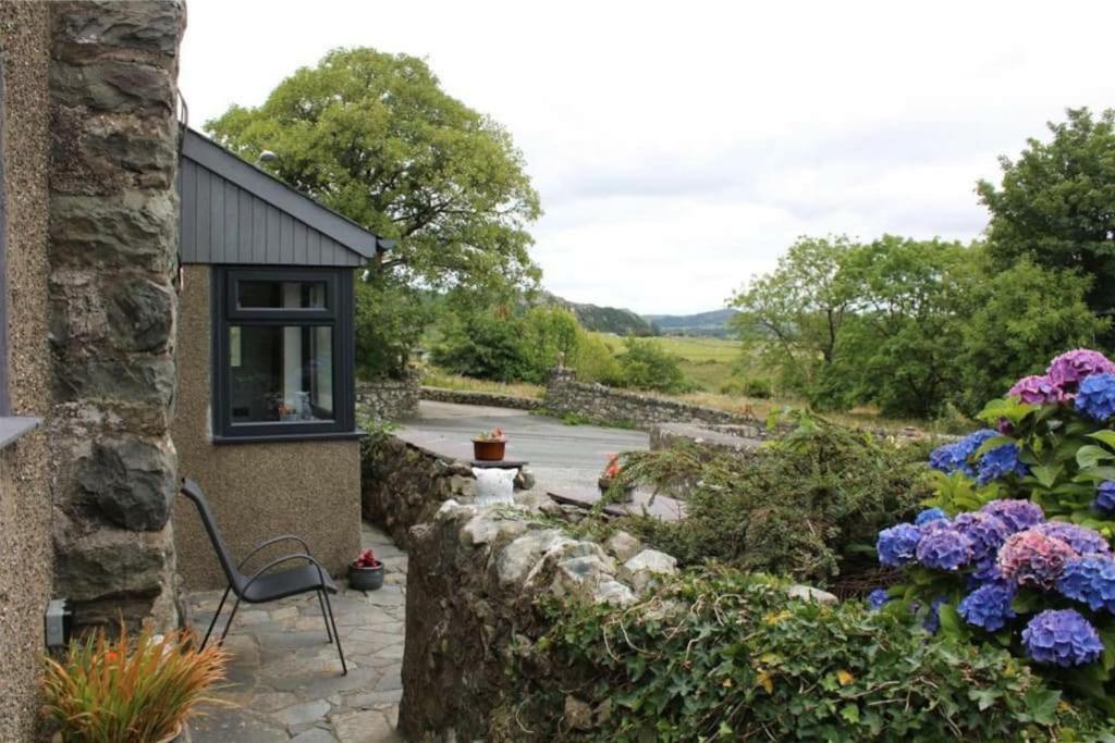Cosy Cottage In Snowdonia Brynkir Exterior photo